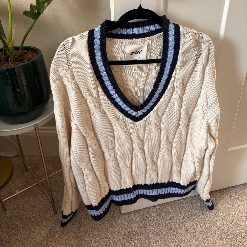 Aerie V-Neck Sweater in Cream and Navy